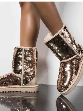 UGG Classic Short Sequin Boots Size 7 Brown  Bronze Sparkle Sheepskin Lined